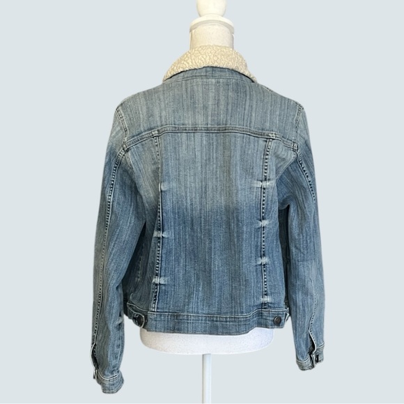 Torrid Trucker Denim Jean Jacket Faded blue
Size 1 or 1 X - Picture 3 of 8